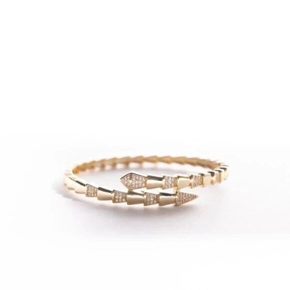 Arrowhead Wrap Bracelet – Stylish Women’s Jewelry in Gold & Silver - Picture 2 of 9